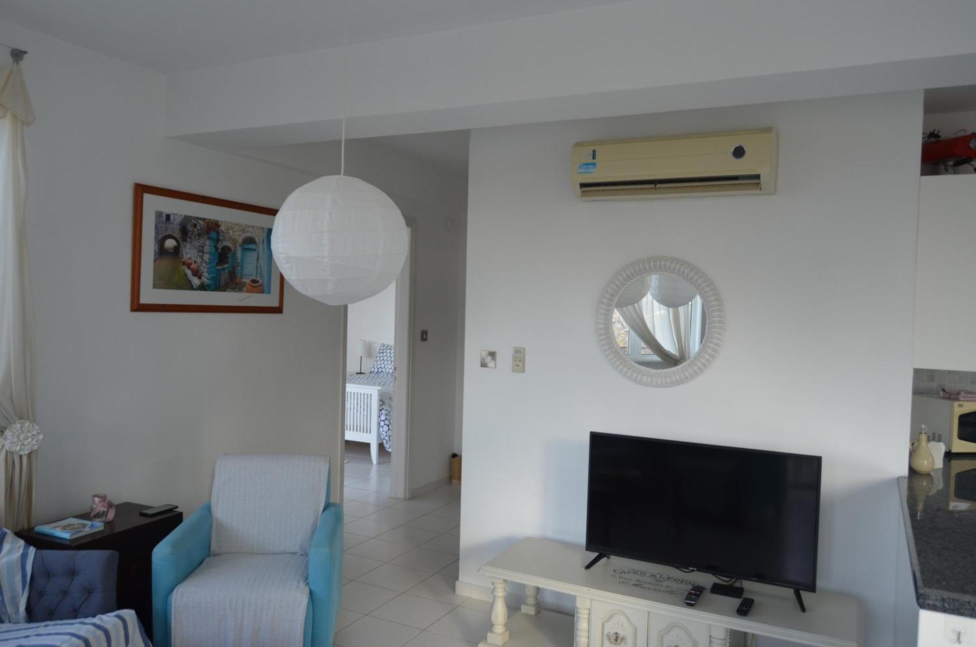 Mia'S Cove Apartment Paphos Ngoại thất bức ảnh