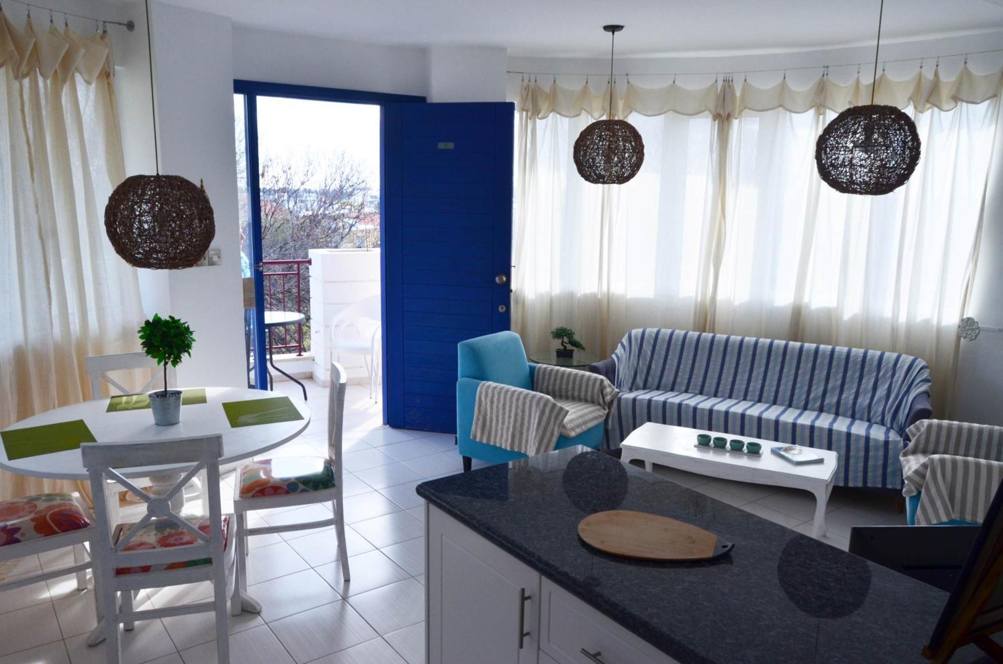 Mia'S Cove Apartment Paphos Ngoại thất bức ảnh